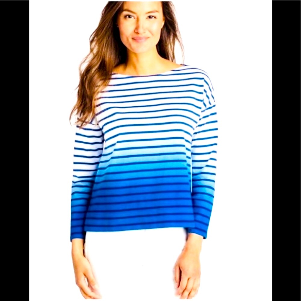vineyard vines top• sz medium
